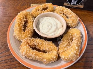 Кільця кальмарів в Панко з соусом Тар- тар (175g)