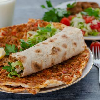 Лахмаджун завит на руло (450г)