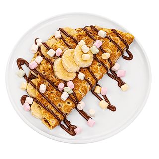 Naleśnik z kremem czekoladowym, bananem, bitą śmietaną i marshmallows 160g