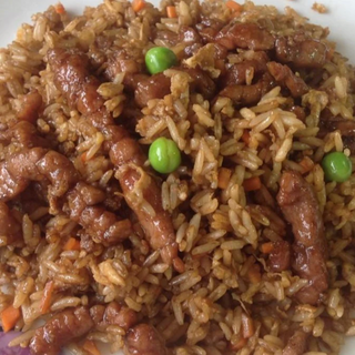 Arroz frito con ternera