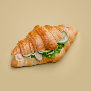 Круассан с семгой и творожным сыром 