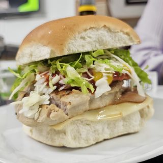 HAMB.COCHINO NEGRO ESPECIAL