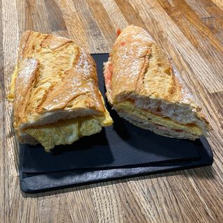 Bocata de tortilla francesa