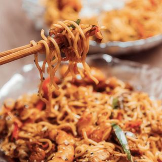 Yakisoba con langostino