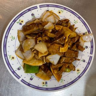 Carne vegetal con cebolleta y gengibre 