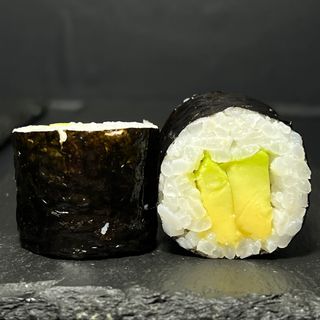Макі з авокадо (130г)