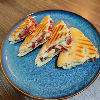 Focaccia De Jamón