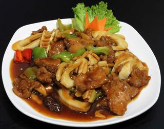 შემწვარი ღორის ხორცი ბამბუკით და ბულგარულით, E9