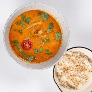 Том ям с морепродуктами