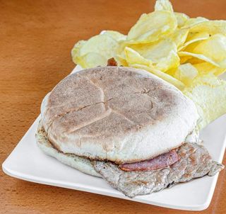 PREGO NO BOLO DO CACO