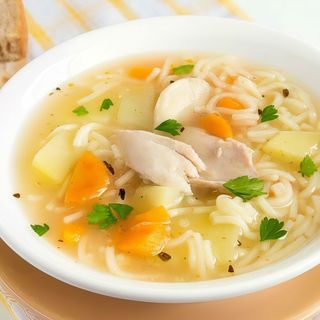Sopa De Pollo Con Fideos