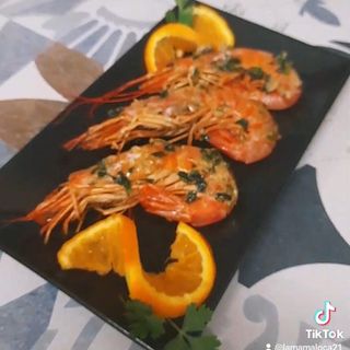 Langostino gigantes al ajillo