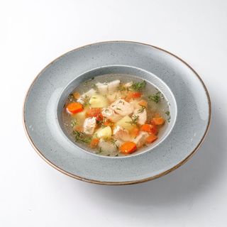 Рыбный суп из лосося и судака с овощами