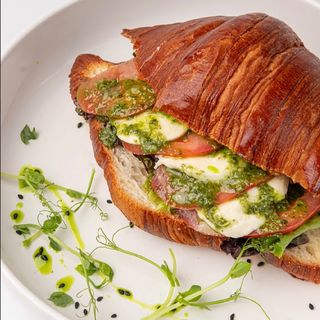 Круассан капрезе