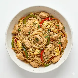 Spaghete de orez cu pui