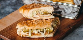 Pileći sendvič sa belim lukom