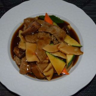 401 Vitello con verdure miste