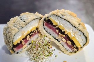 Sushi burger z tuńczykiem