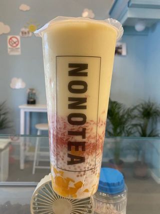 Chilled mango sago e crema con pomelo