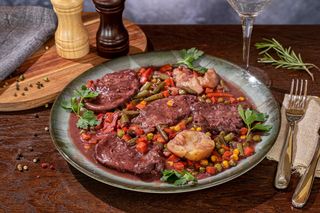 Medalioane in sos de vin