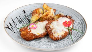 Polo parmegiana (snitel de pui cu mozzarella)