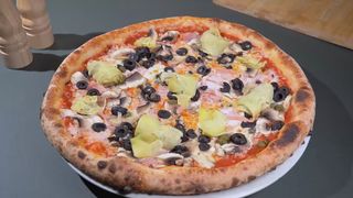Pizza Capricciosa Ø 32cm