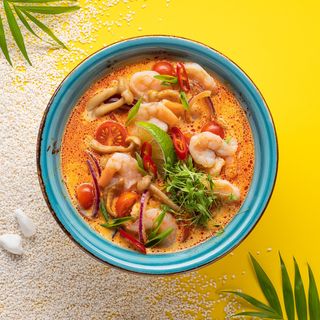 Том ям з креветками