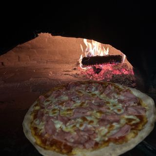 Pizza Prosciutto Crudo familia