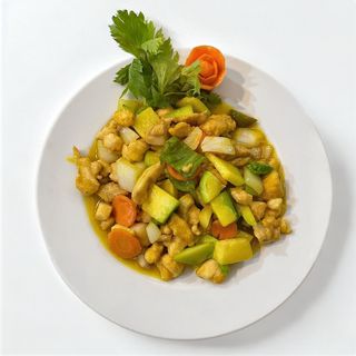 Pollo con Salsa de Curry