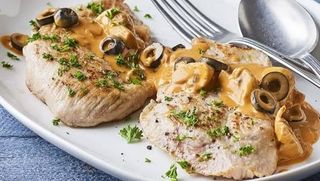 Escalope de Veau à la Crème d'Olive Noire