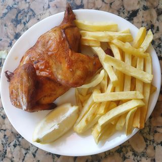 1/2  Pollo Asado Con Patatas