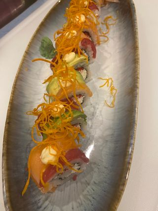 Uramaki Rainbow Roll (8 Pzs.)
