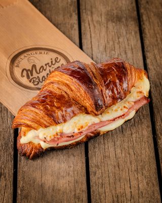 Croissant de jamón dulce