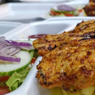 Пилешко филе със 3 вида гарнитури (450г)