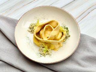 Равіолі від Лори з тунцем, в’яленими томатами і м’яким сиром (320g)