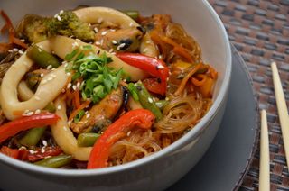 Локшина з морепродуктами (290г)