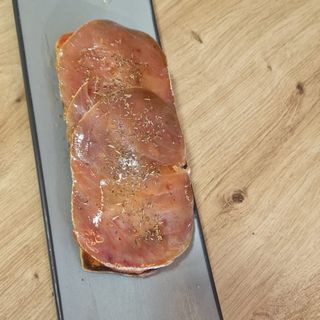 Tosta de atún ahumado de Barbate con tomate del terreno