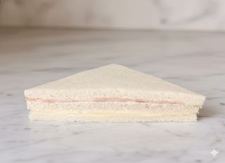 Tramezzino cotto e formaggio più maionese