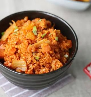 Riso saltato con kimchi