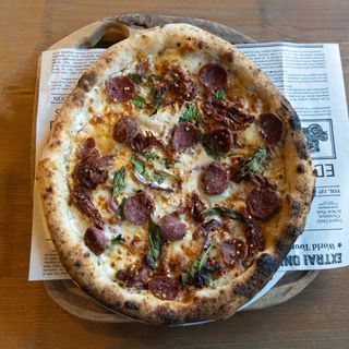 BEEF SAUSAGE (29см, 685/720 ккал, 46/44гр протеин)