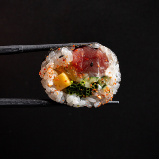 Futomaki de atún (6 piezas)