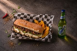Чабата с дърпано телешко и пържени картофки + Tuborg 0.500мл