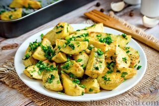 Картофельные дольки с чесноком и укропом