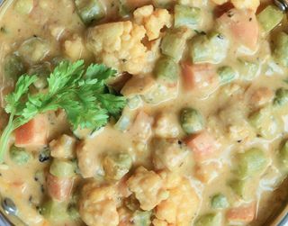 Plato De Verduras Mixtas Korma