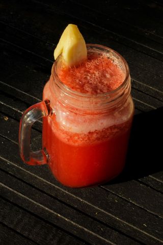 Бананово-ягодный смузи