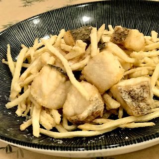 Daditos de merluza rebozada