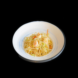 126. Spaghetti con gamberi e verdure