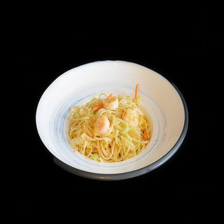 126. Spaghetti con gamberi e verdure