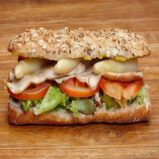 Bocadillo Vegetal Con Pollo