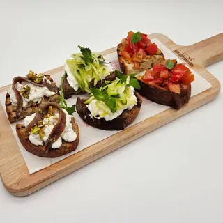 Tagliere di bruschette